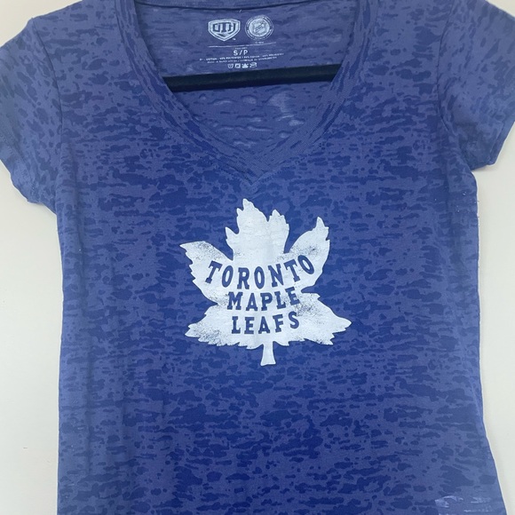 Toronto Maple Leafs tshirt! - Picture 2 of 3